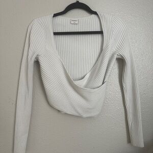 Abercrombie and Fitch cream long sleeve crossover crop top ribbed size medium